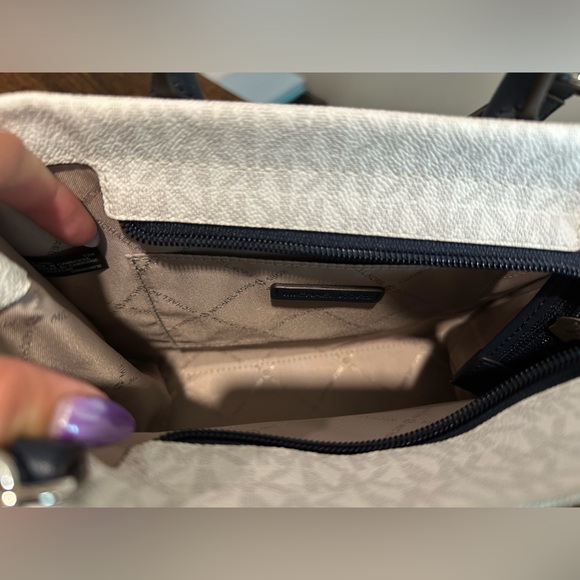 NWOT Michael Kors Mirella Small Signature Logo Crossbody Bag - Picture 3 of 9